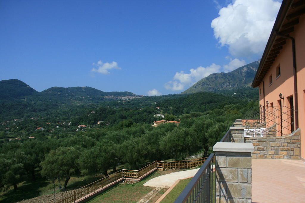 Al Boschetto Apartment สการีโอ ภายนอก รูปภาพ