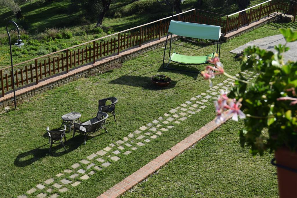 Al Boschetto Apartment สการีโอ ภายนอก รูปภาพ