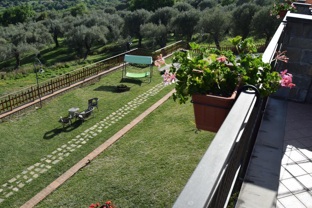 Al Boschetto Apartment สการีโอ ภายนอก รูปภาพ