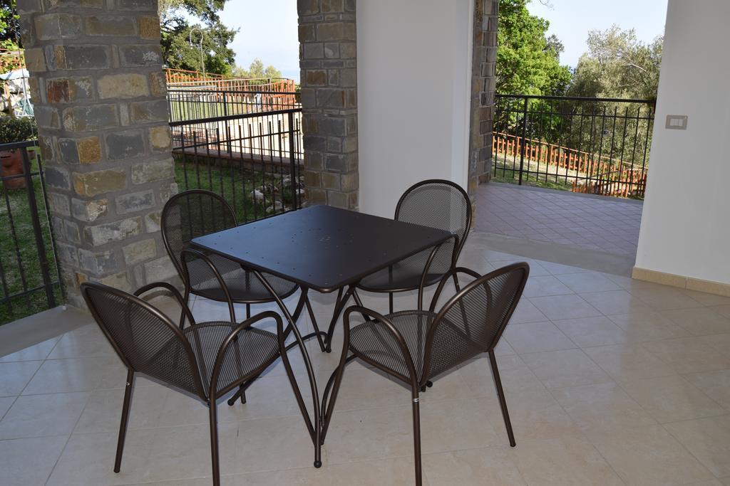 Al Boschetto Apartment สการีโอ ภายนอก รูปภาพ