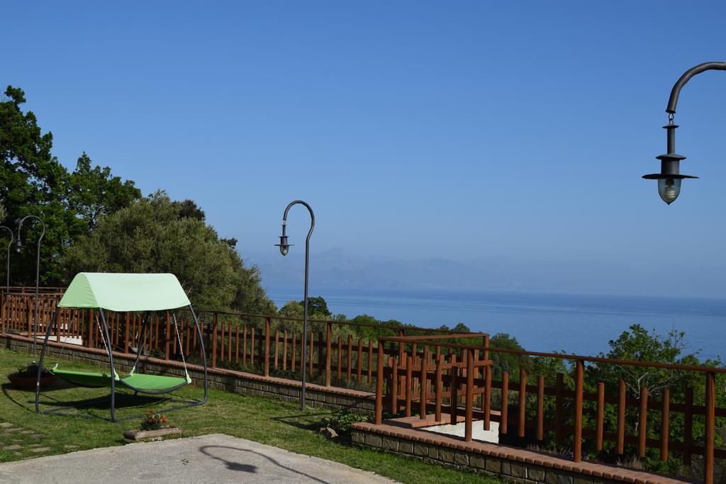 Al Boschetto Apartment สการีโอ ภายนอก รูปภาพ