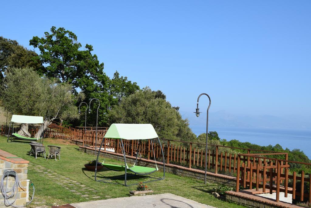 Al Boschetto Apartment สการีโอ ภายนอก รูปภาพ