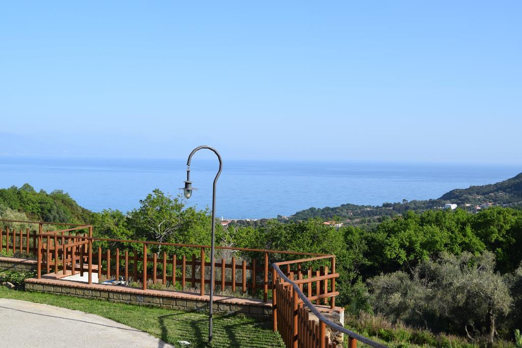 Al Boschetto Apartment สการีโอ ภายนอก รูปภาพ